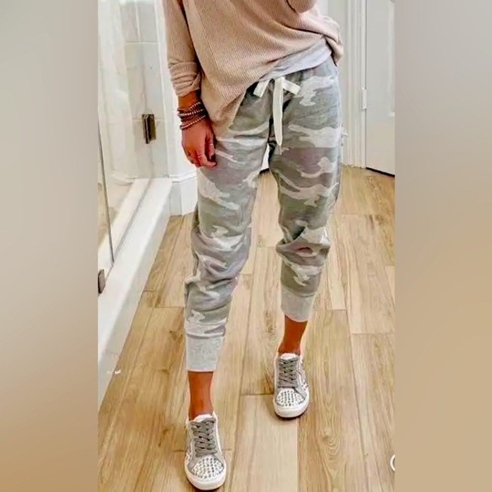 Aerie Camo Joggers Size XXL